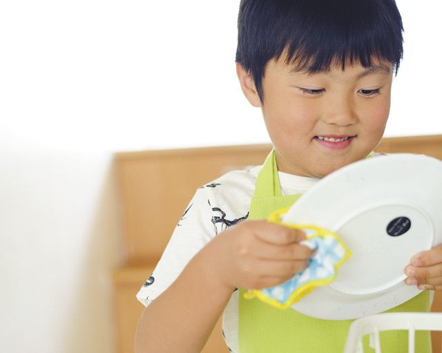 【連載】親子でエプロンの日　「皿洗いの手伝い 」にチャレンジ！