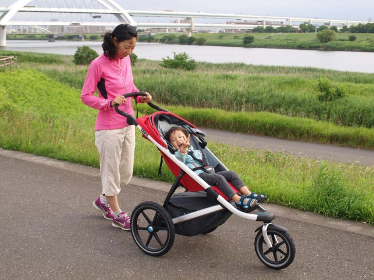 小さな子どもベビーカーでいっしょに！「親子ラン」の楽しみ方・魅力