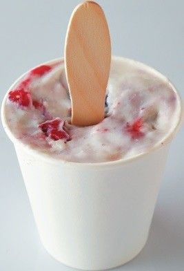紙カップで簡単！豆腐でヘルシー！「ヨーグルトベリーアイス」が夏おやつに◎