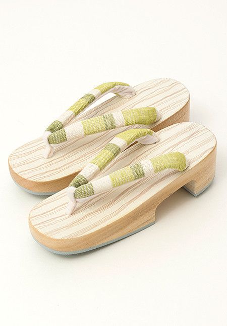 下駄？草履？浴衣に合わせるオススメ履物と足が痛くならないコツを紹介
