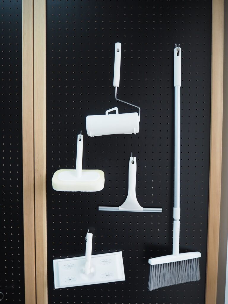 全部そろえても1000円以下！場所も取らないキャンドゥの使える掃除グッズ