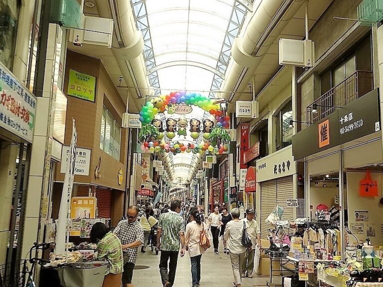 家族で行きたい！食べ歩き、グルメが楽しめる東京のおすすめ商店街