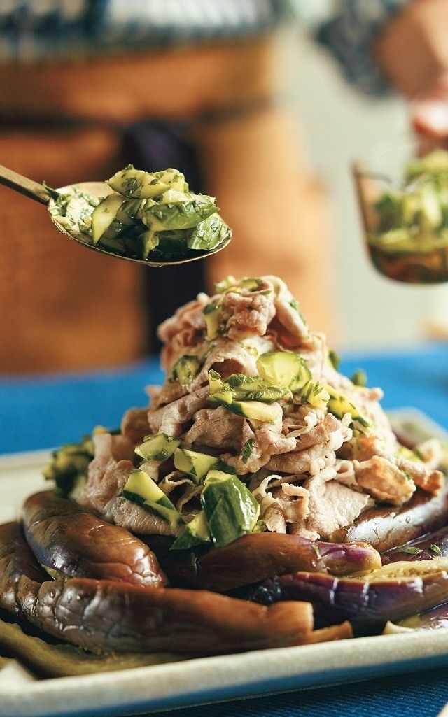 家にある調味料で絶品！コウケンテツさんの「豚しゃぶとレンジ蒸しなす」