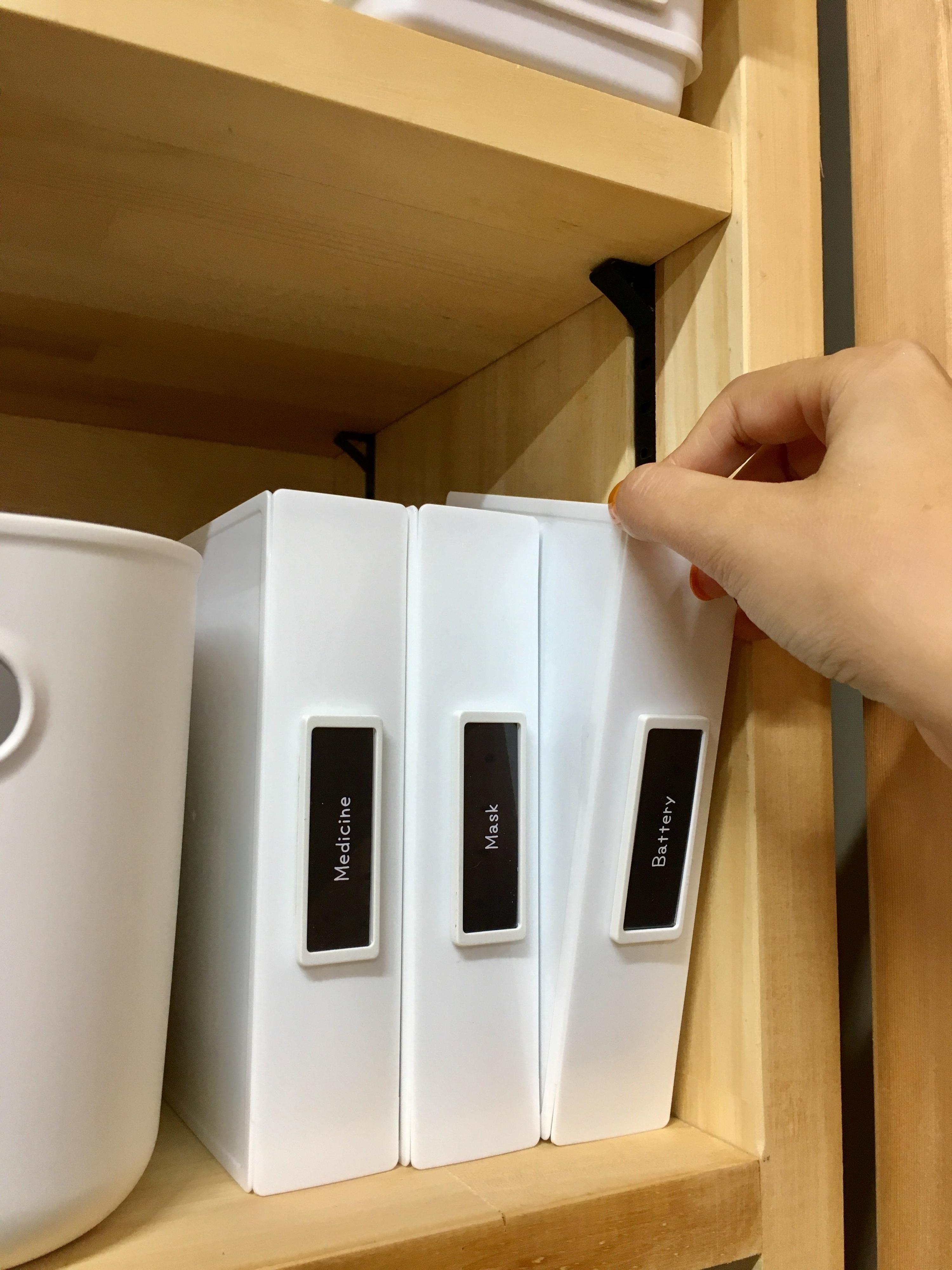 小物の収納に最適なサイズ感！セリアの「本型収納ケース」が使える