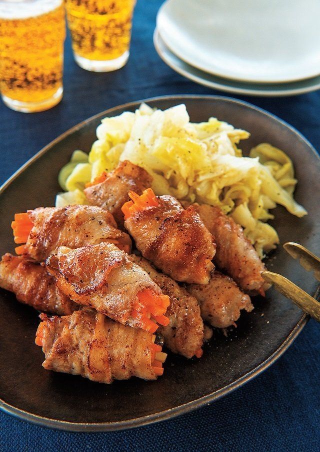 【特売肉でOK】バターソースが絶品「豚バラ肉の野菜巻き」