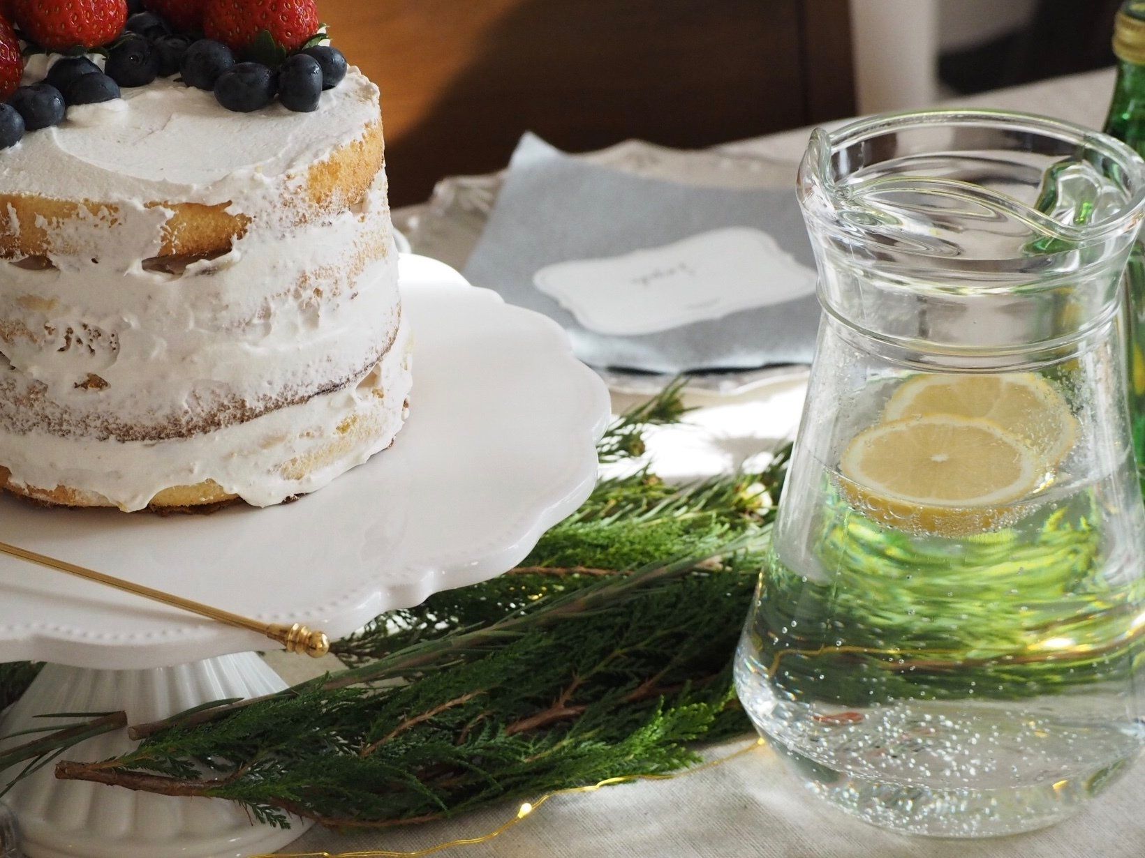 ニトリの222円「ガラスピッチャー」がおもてなしに使える！