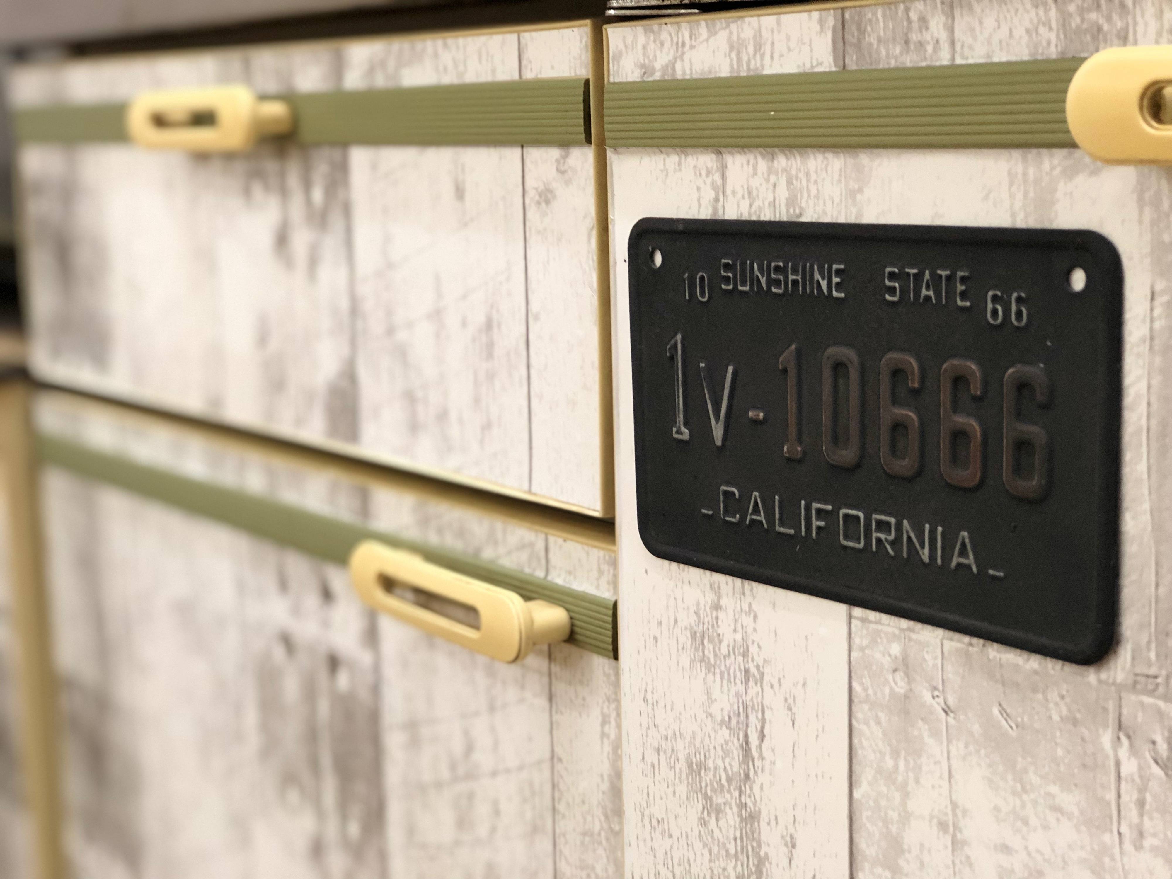 ニトリの「貼るだけインテリアシート」でプチDIY