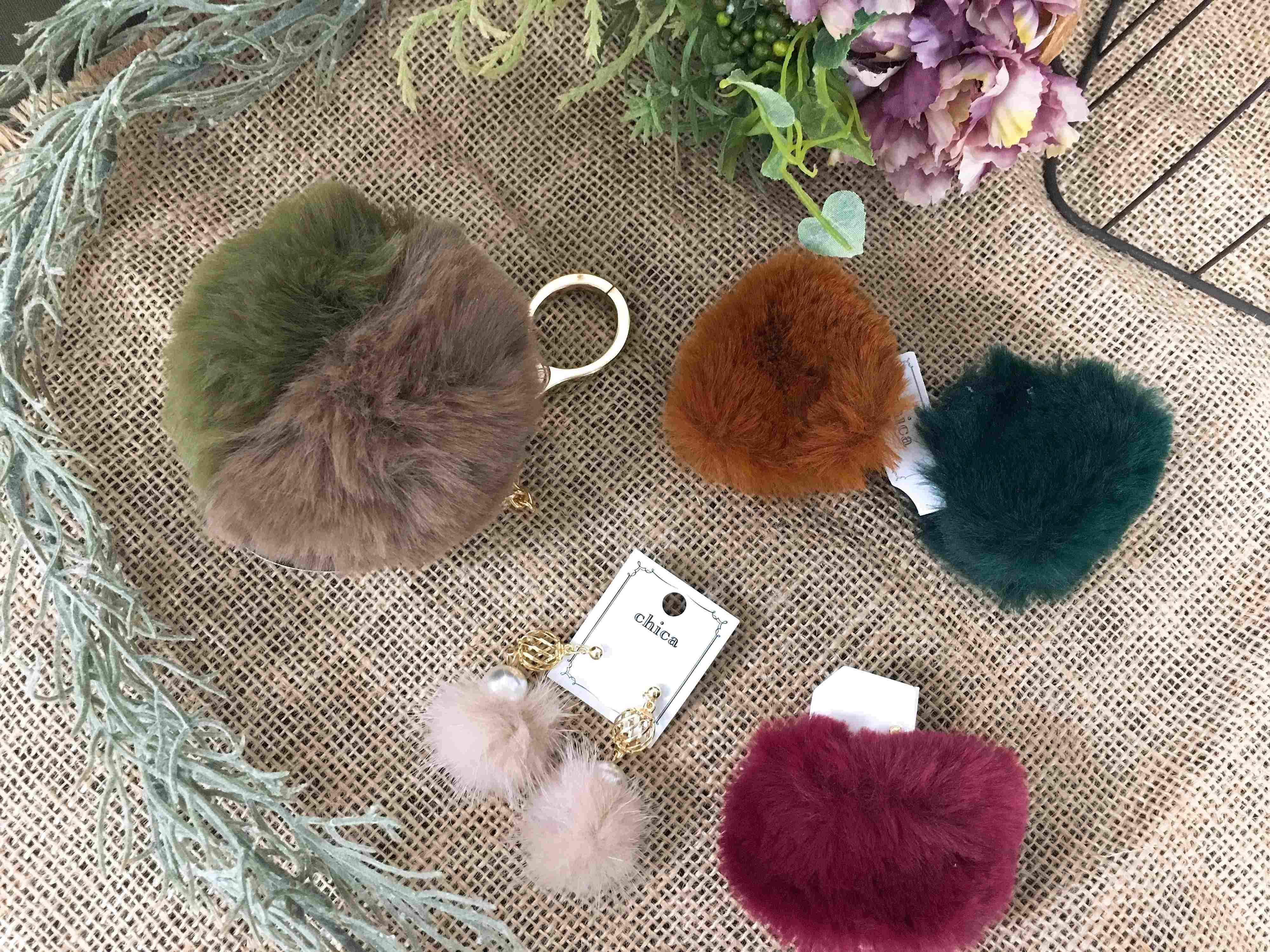 スリーコインズで発見！かわいい「ファーアクセサリー」