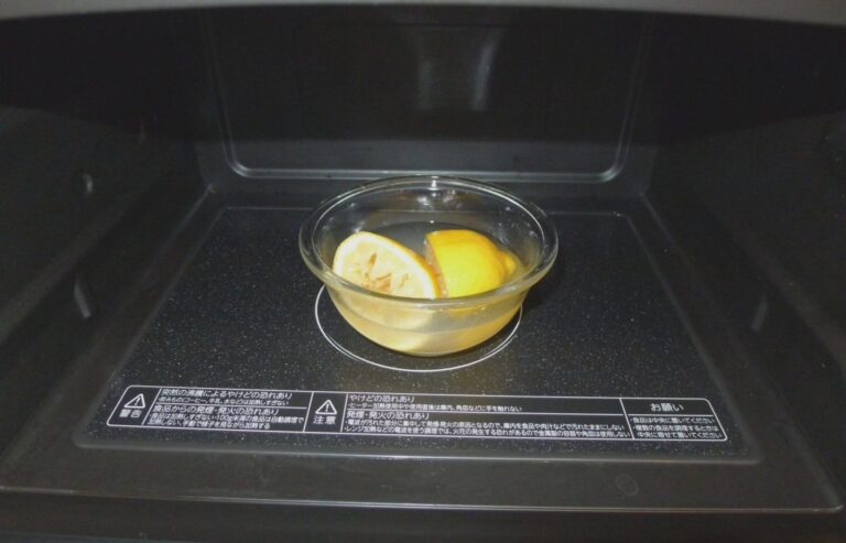電子レンジの汚れ＆ニオイ取りはレモンにおまかせ