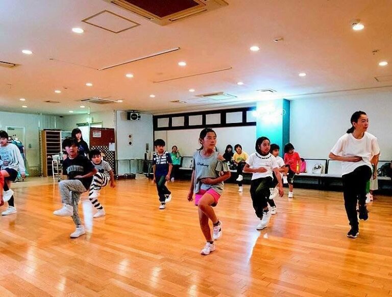 「ハーモニー体操で人を元気に！」ある主婦ダンサーの挑戦の軌跡