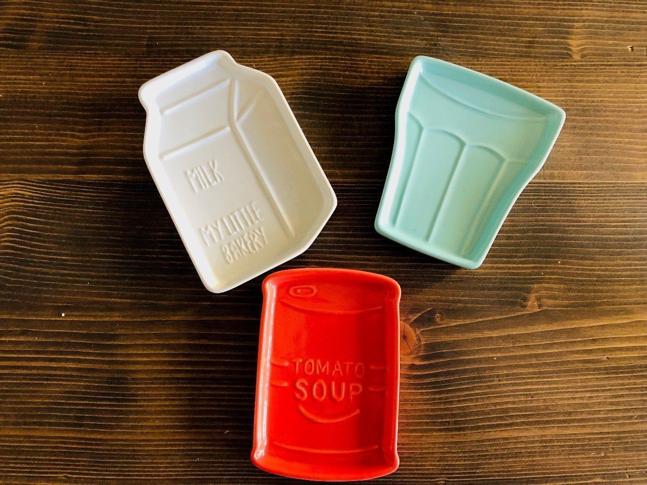 小物トレーとしても活躍！ダイソーのダイカットプレート