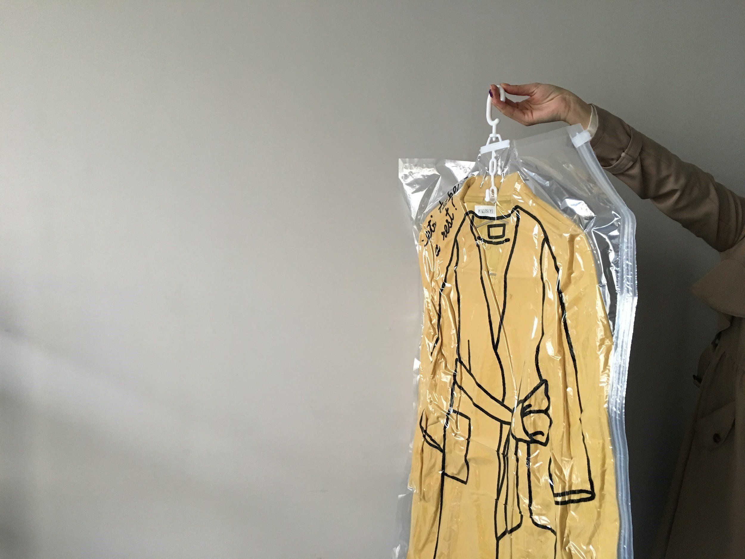 3COINSの衣類圧縮袋でスムーズに衣替えを！