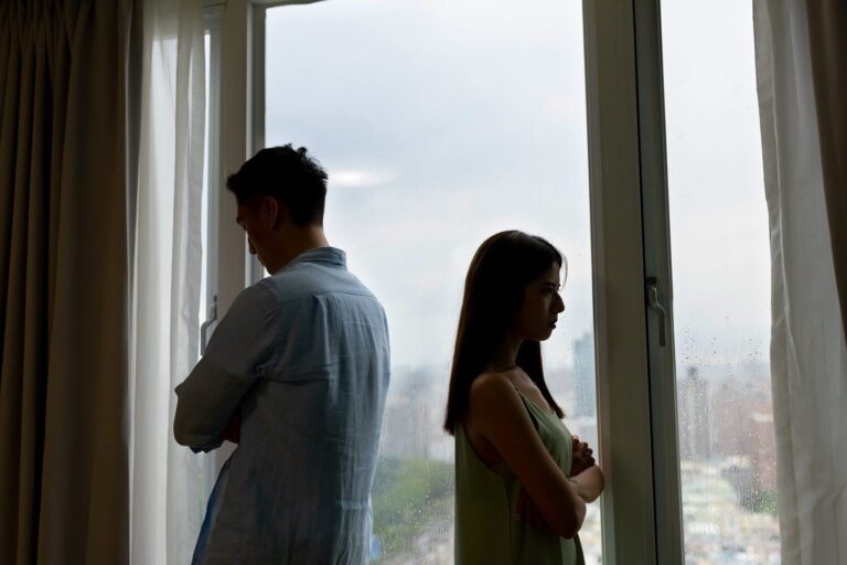 結婚生活で起きる5つの離婚危機と対処法を専門家が解説