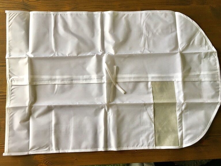 2枚セットで555円！「ニトリの洋服カバー」はリピ買い必至の優秀アイテム