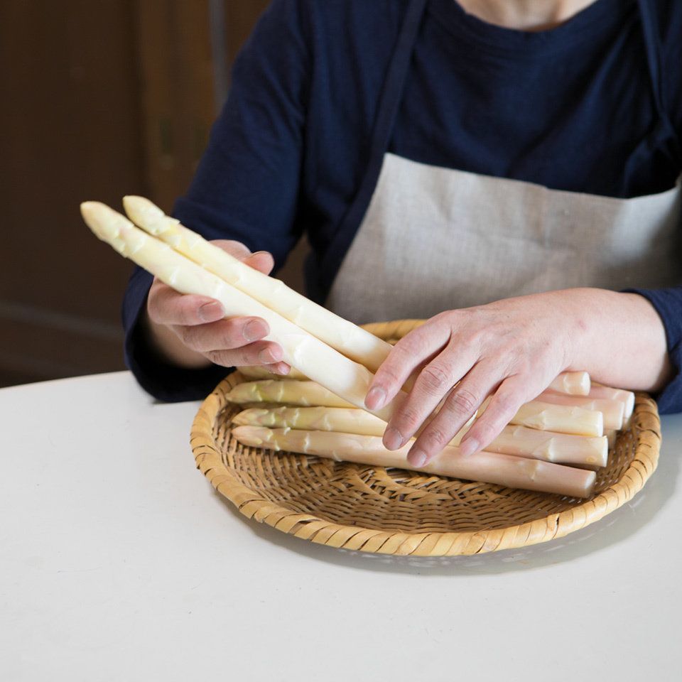 ホワイトアスパラガスをレストランのメニューみたいに調理するテクニック