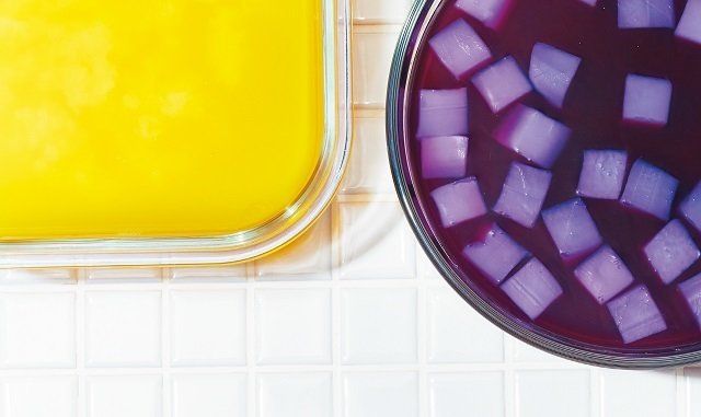 溶かして冷やすだけ！子どもが喜ぶ♪超簡単キラキラゼリーレシピ