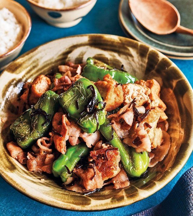 つぶして炒めればジューシー！種もへたもまるごと食べられる「ピーマン」のおかず２選