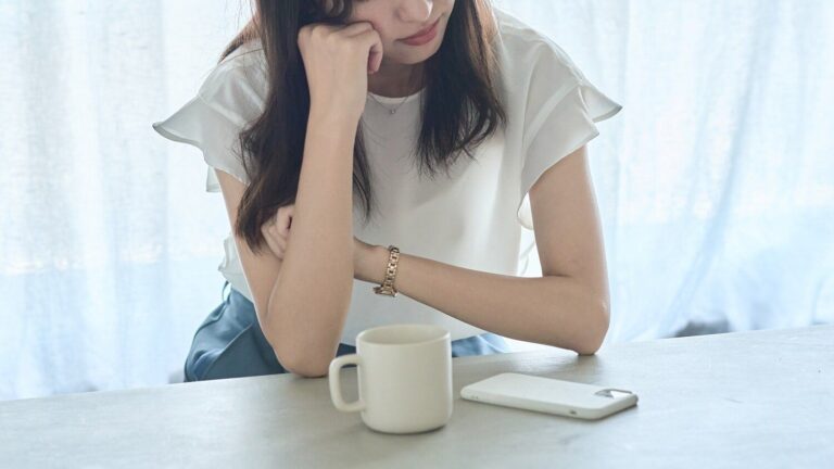 「どうせ私なんか」のネガティブ思考が金運を遠ざける【Dr.コパの風水解説】