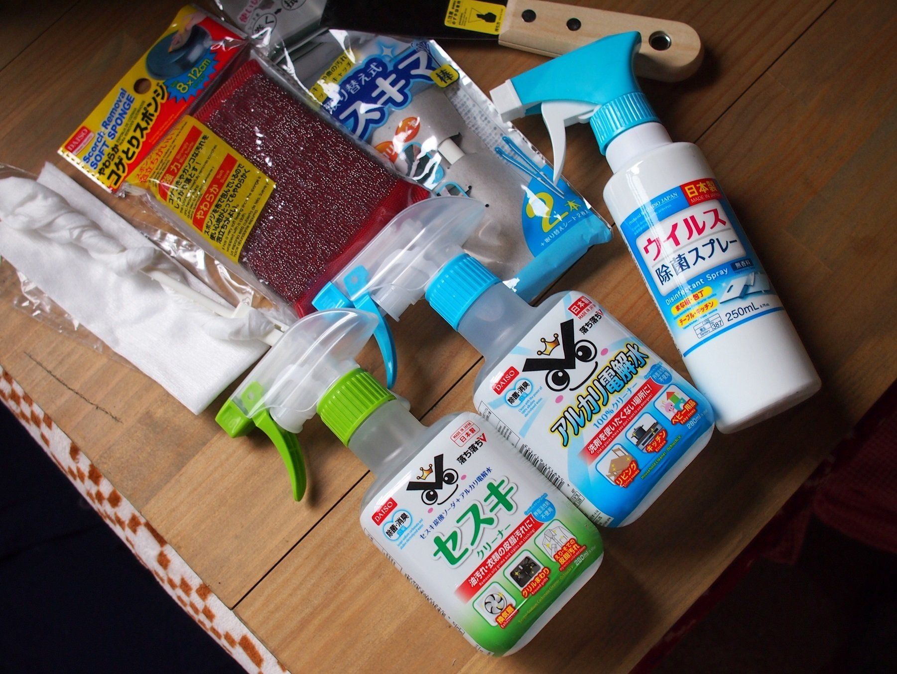 プロに聞いた！ダイソーで買うべきキッチン周りのお掃除グッズ＆使い方