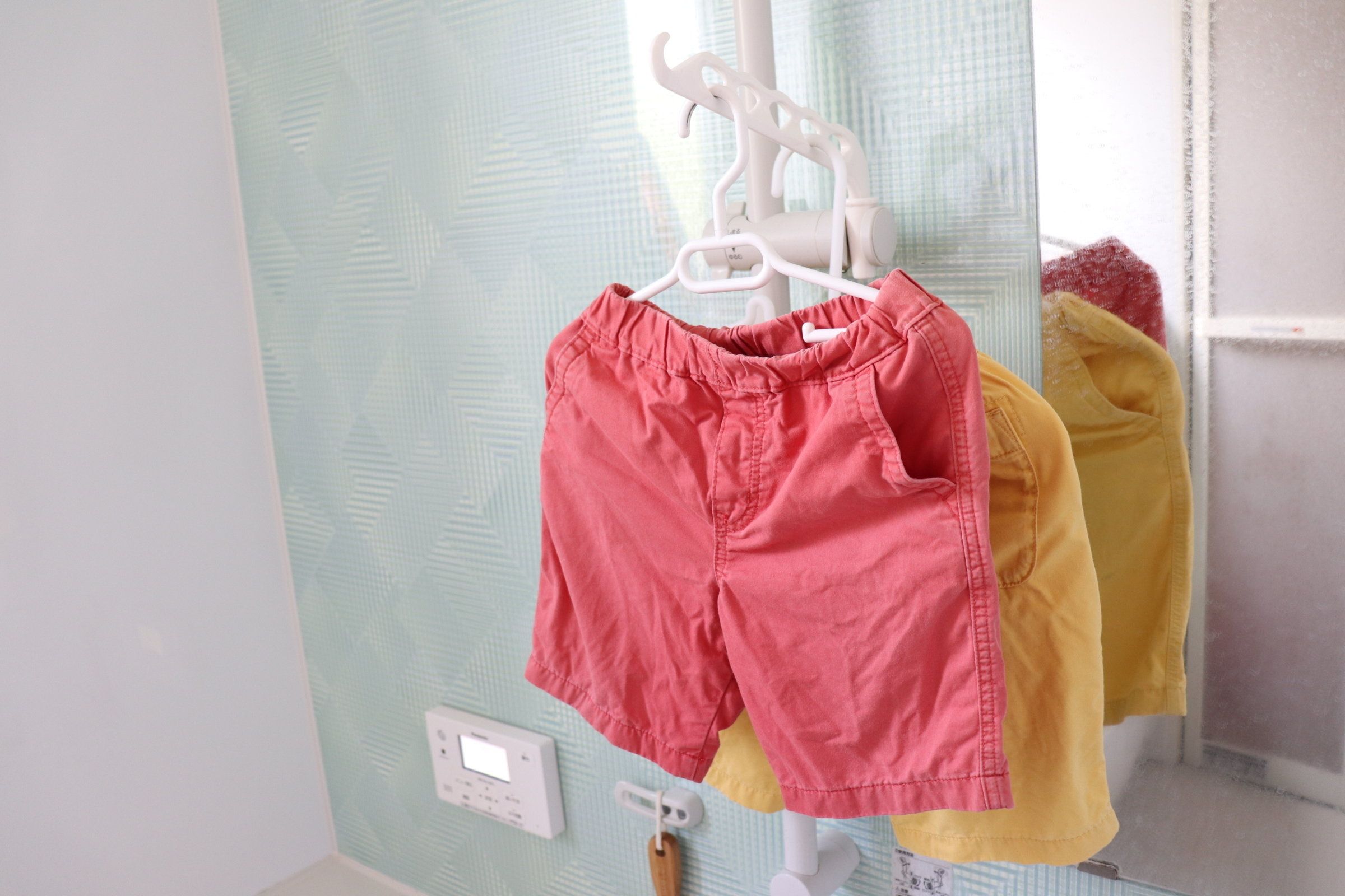 ダイソーの「シャワーホルダー用ランドリー浴室フック」が便利！