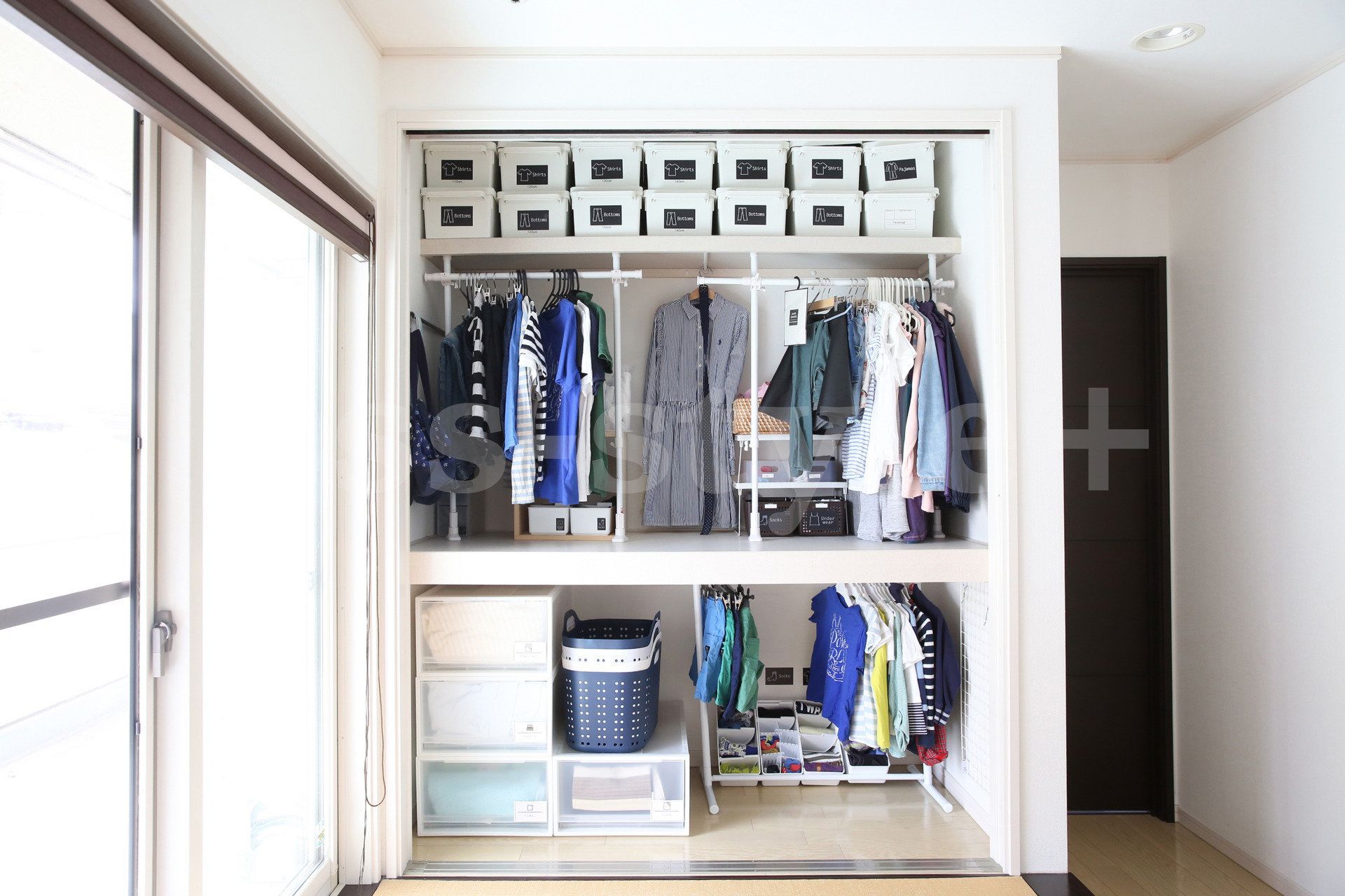 もう散らからない！吊るす収納で家をスッキリさせよう