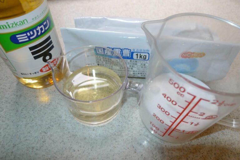 ニオイにも効果的！排水口は「重曹×お酢」でシュワシュワ掃除