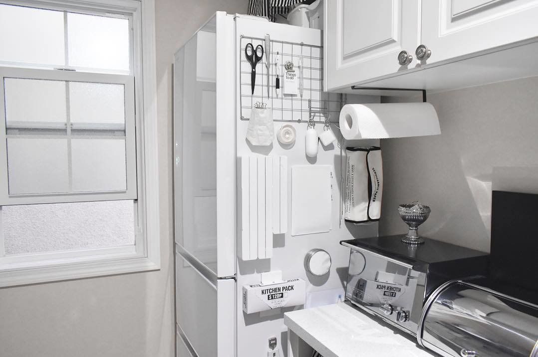 吊るす、貼る、そろえる…きれいをキープする収納アイデアがすごい！