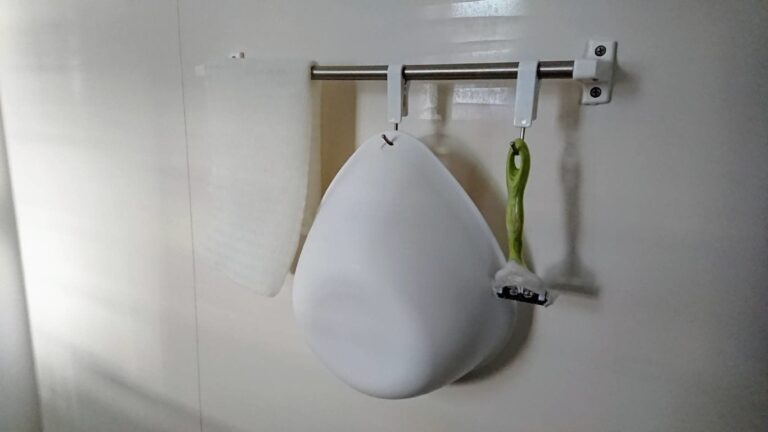 【ダイソー】散らかって汚い家の必需品！？「吊るす収納」が簡単に完成するクリップを発見