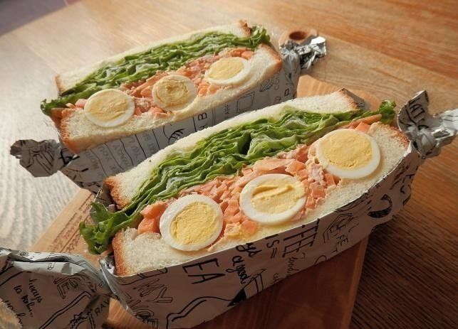 お昼ごはんのお助けレシピ！ボリュームたっぷりで大満足のアレンジサンド3選