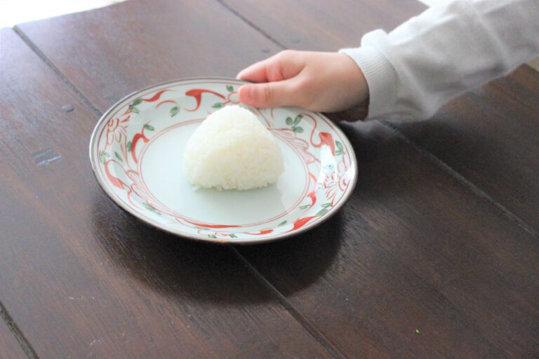 おむすびさえあればいい！気持ちを楽にしてくれた、おいしい「おむすび」の結び方