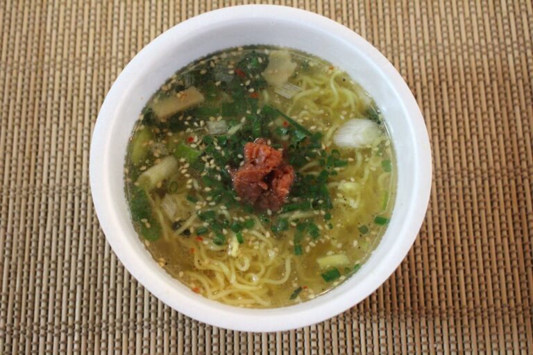 驚き！カップ麺に“ピーナッツバター”！？「ちょい足し」するとおいしいもの3選