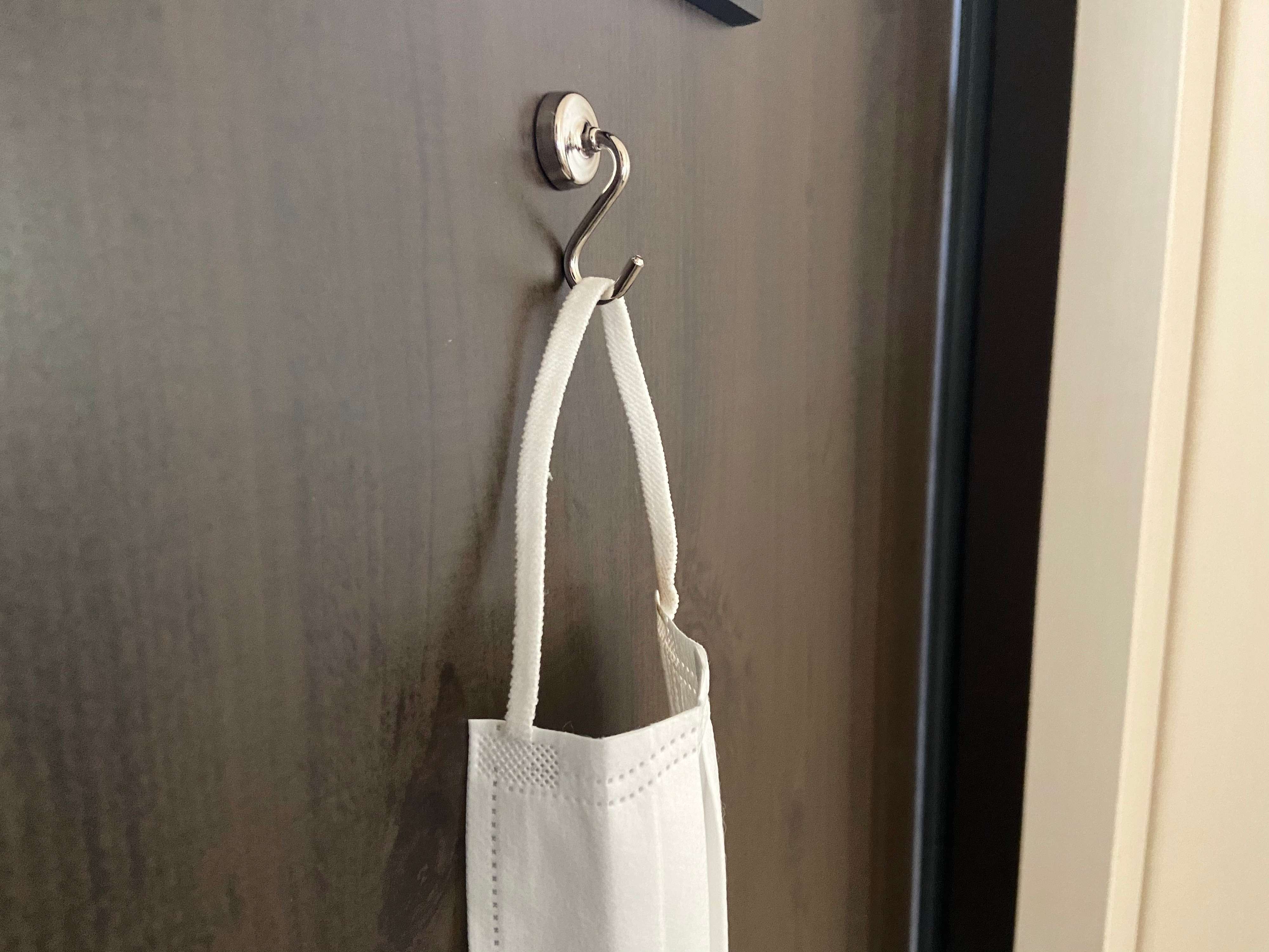 マスクを外して一時保管。忘れないにはこの場所が一番でした！