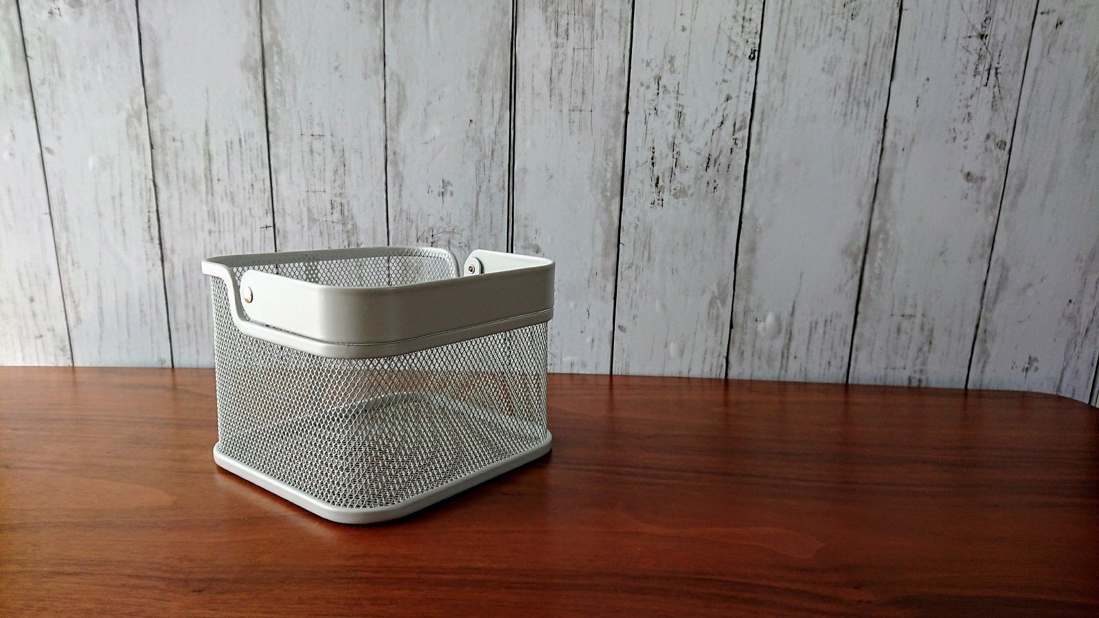 ありそうでなかったオールメッシュの収納グッズ！整理収納アドバイザーも絶賛のニトリ「スチールメッシュバスケット スクエア」