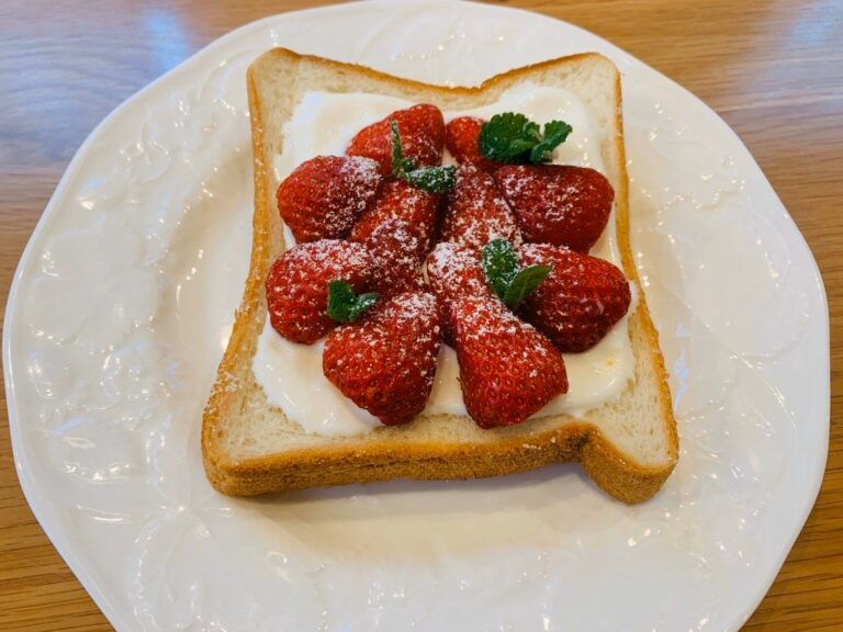 自粛疲れを癒してくれる可愛さ♪おうちカフェにぴったりな【ごほうびトースト】レシピ4選