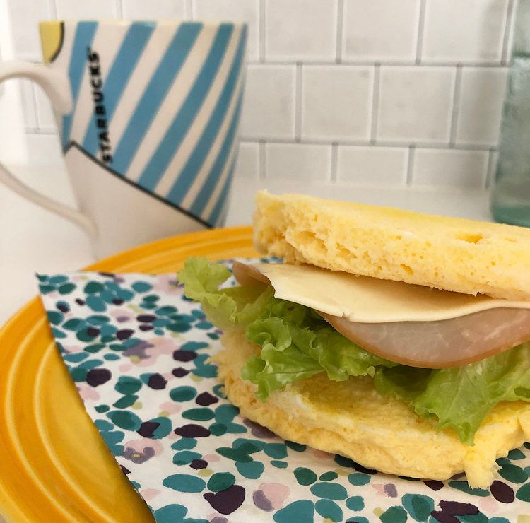 【5分で完成】フォークと計量スプーンだけ！レンジでつくる「簡単ふわふわケーキ」の作り方