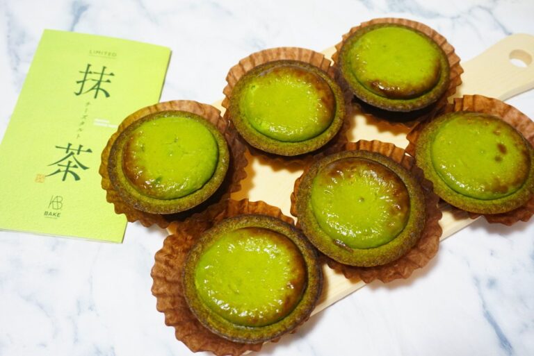 【新発売】BAKE抹茶チーズタルトが濃厚すぎ♡もうリピ決定の”抹茶ほろ苦×クリーミー”が最高！