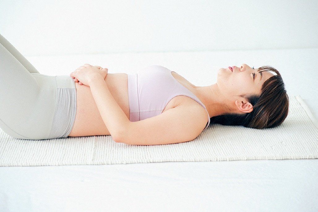 おうちにこもってお腹がたるんできてない！？撃退マッサージ法