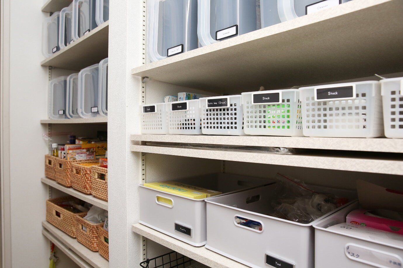 おしゃれなインテリアにも使える!?カインズの「ラベルプレート」のマルチな使い方