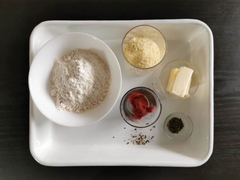 洗い物2つだけ！ポリポリ食べる手が止まらなくなる「トマトチーズスティック」のつくり方
