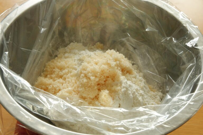 【ポリ袋で！】おうち時間に試したい「小麦粉・油・砂糖のみ」でつくれるクッキー