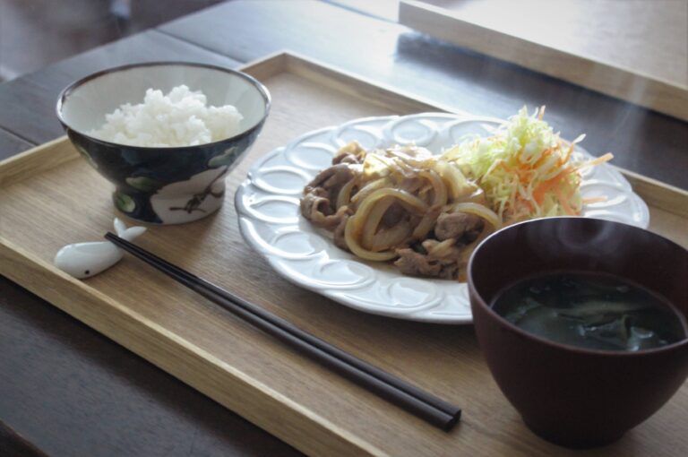 ほったらかしで一石二鳥！玉ねぎたっぷり簡単でヘルシー！あっさりおいしい豚の生姜焼き