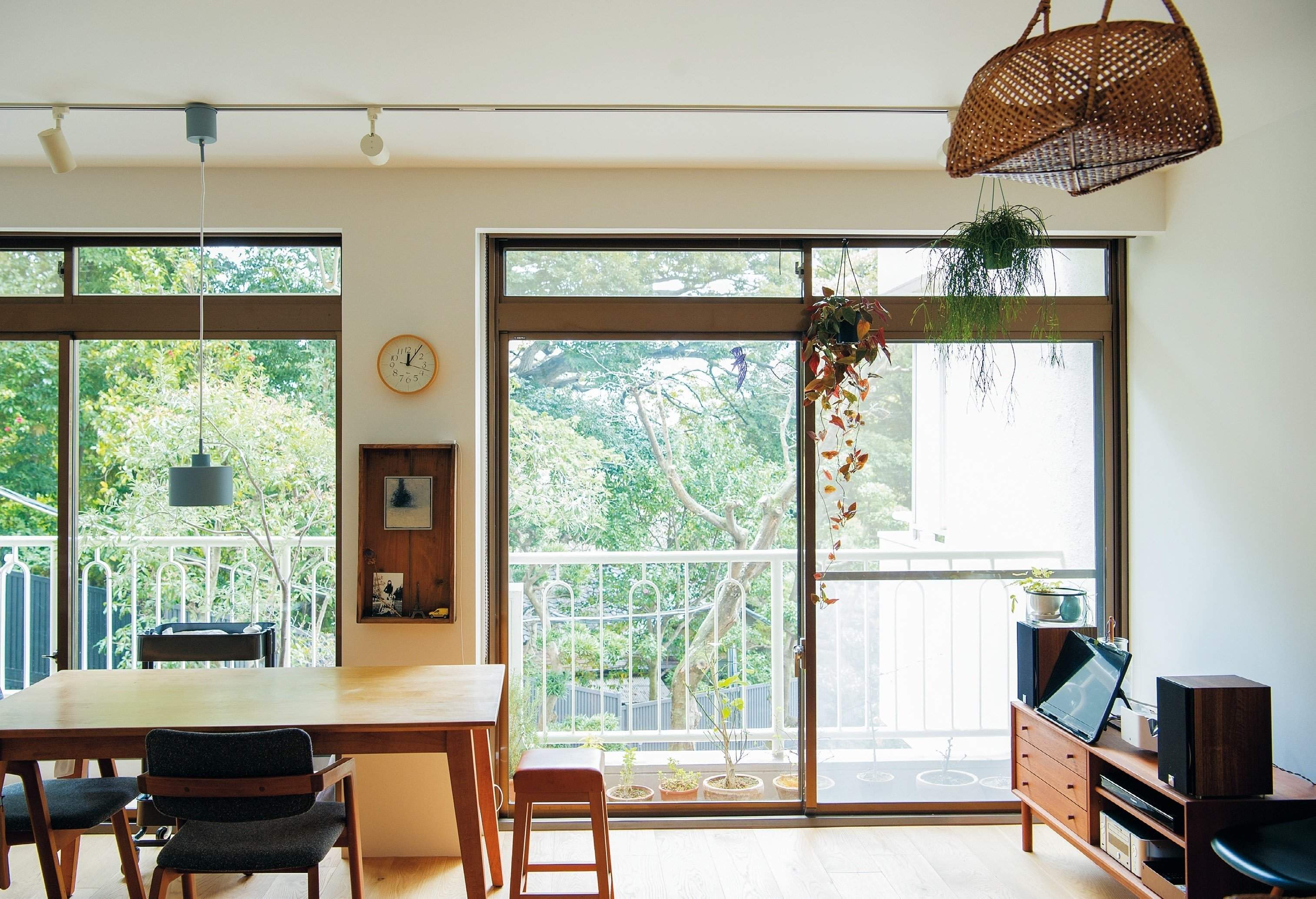 散らかる訳がない！一歩も動かずにしまえる目からウロコな収納６選を大公開