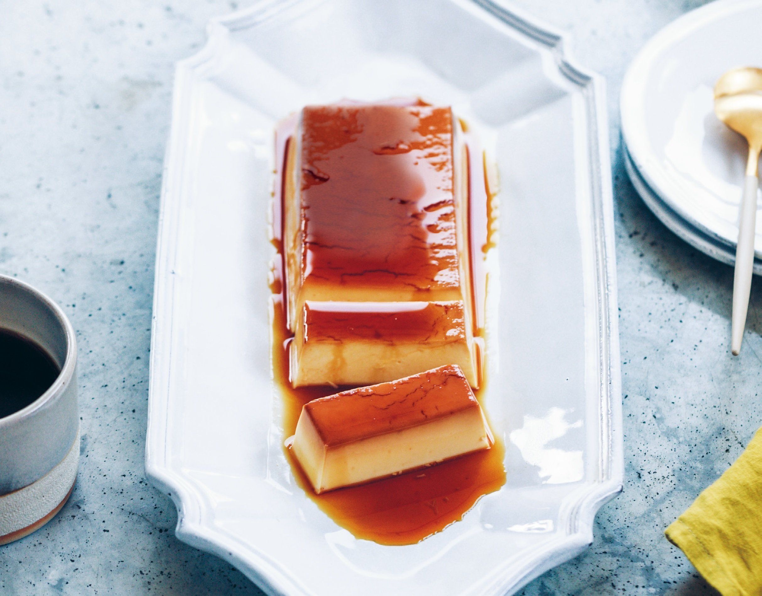 【おうち時間に】コンビニで話題沸騰中の絶品『かたいプリン』レシピ