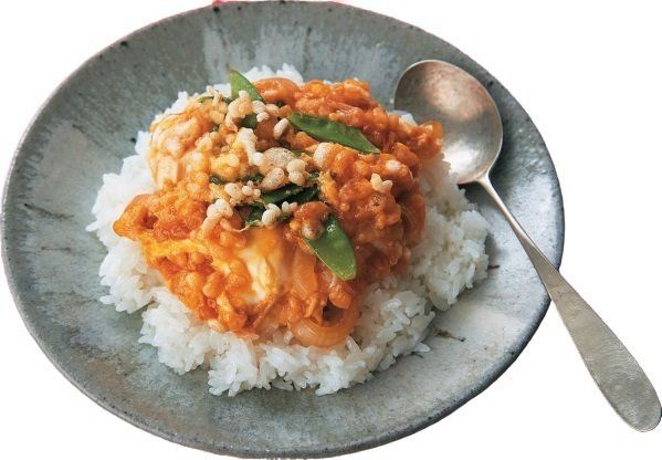 揚げだまがとろりと煮えた食感にハマる！豆腐と揚げだまの卵とじ丼