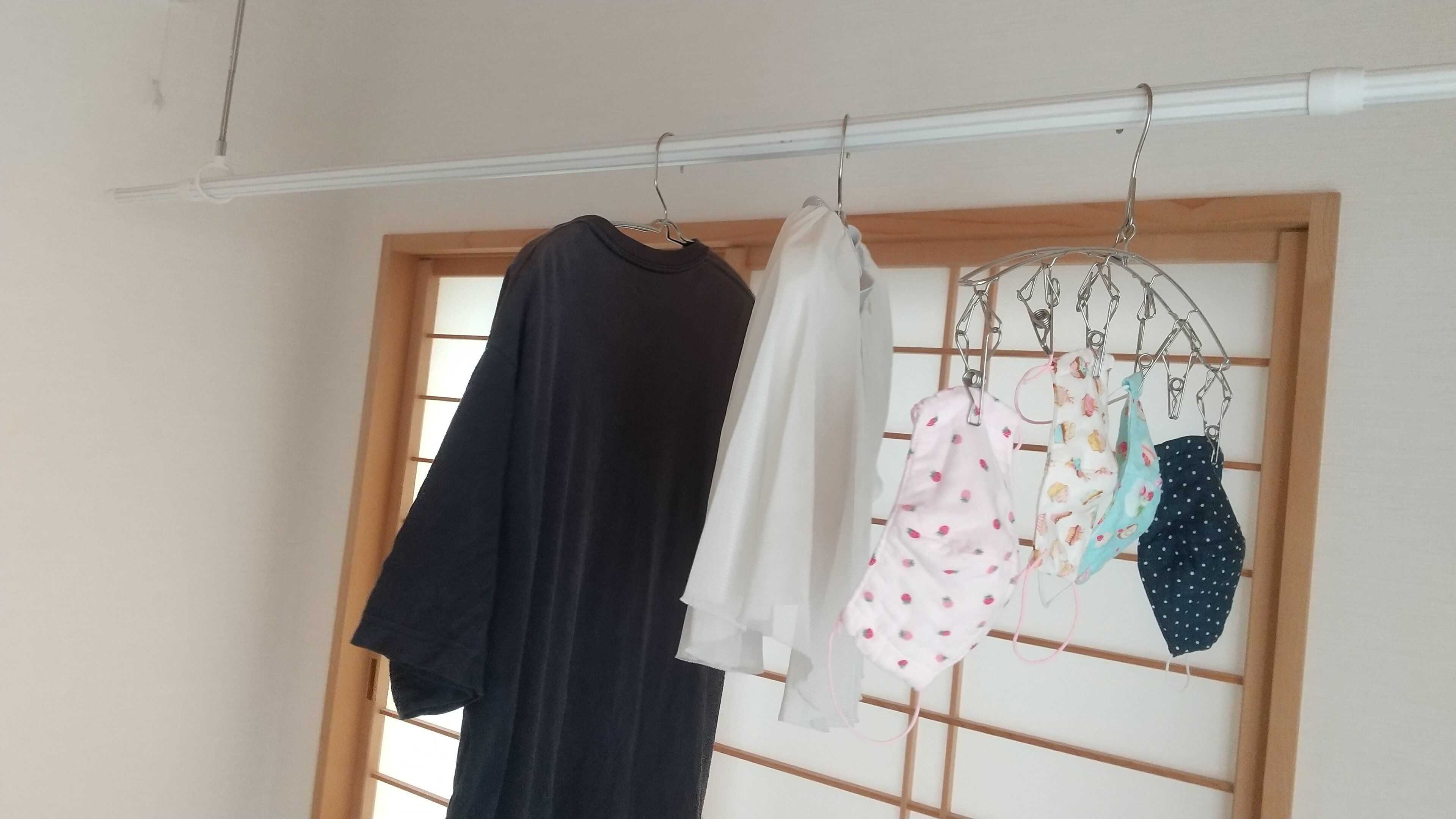 【ニトリ】ワンコイン以下でお、ねだん以上。ステンレスのオシャレで機能的なハンガー4選