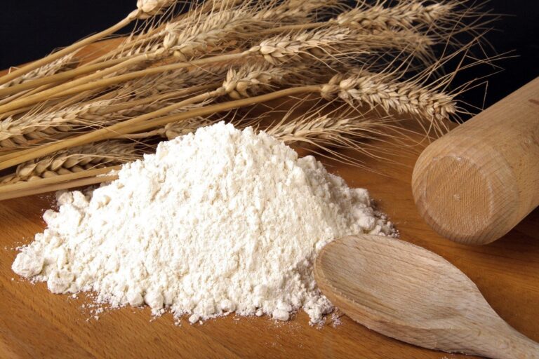 【管理栄養士監修】「小麦粉」の賞味期限切れはいつまで食べられる？冷凍したものは？【日数別・種類別に解説】