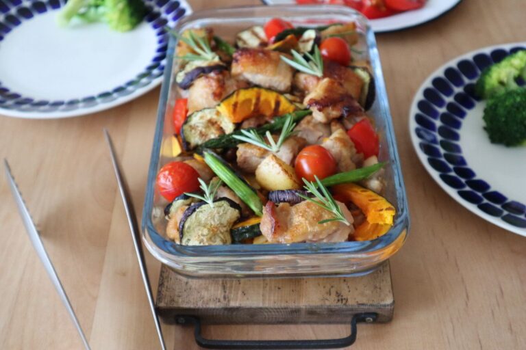 夏野菜たっぷり！シンプルでおいしい鶏肉のぎゅうぎゅう焼き
