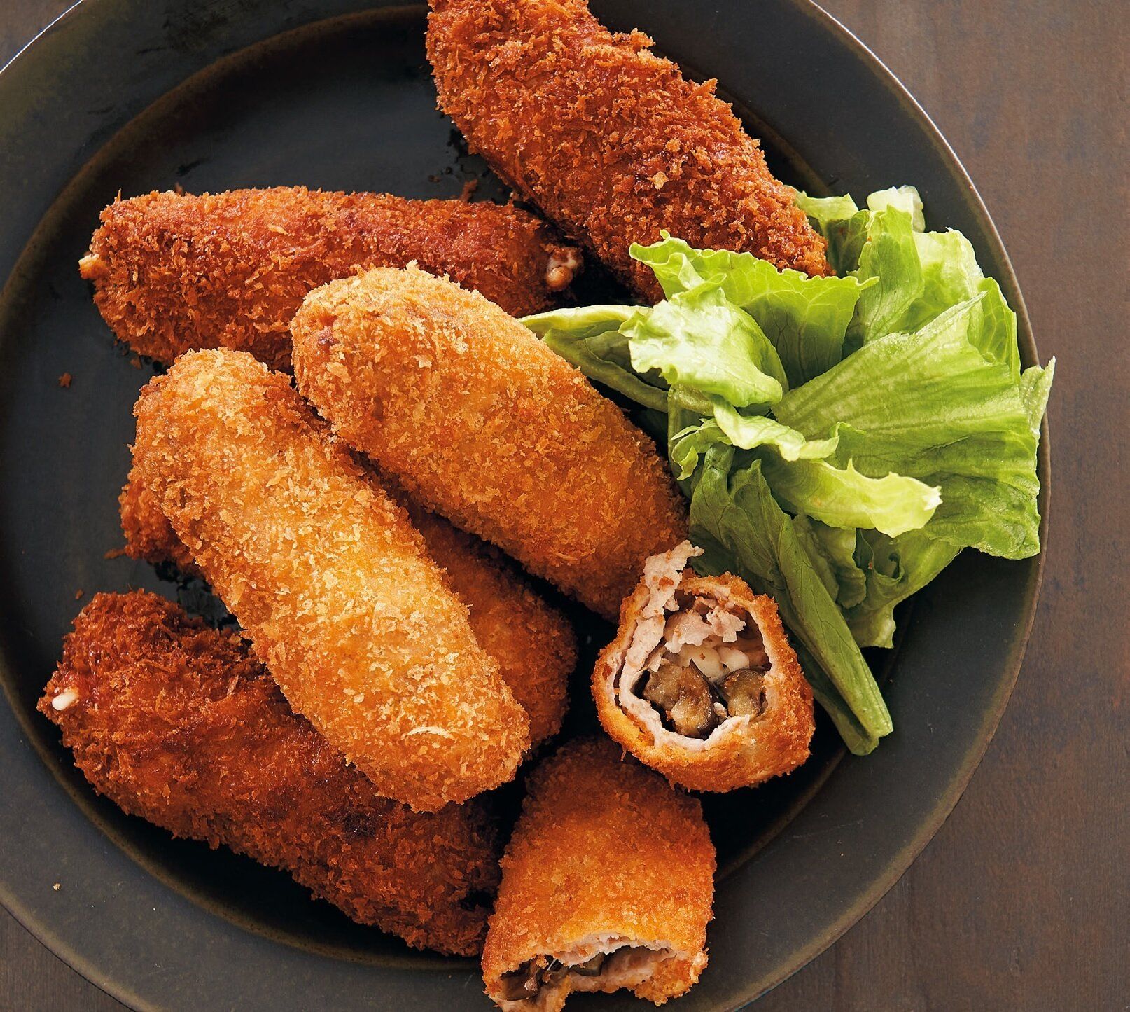 サクッと揚がった豚肉＆チーズとなすが最高♪なすの肉巻きチーズフライ