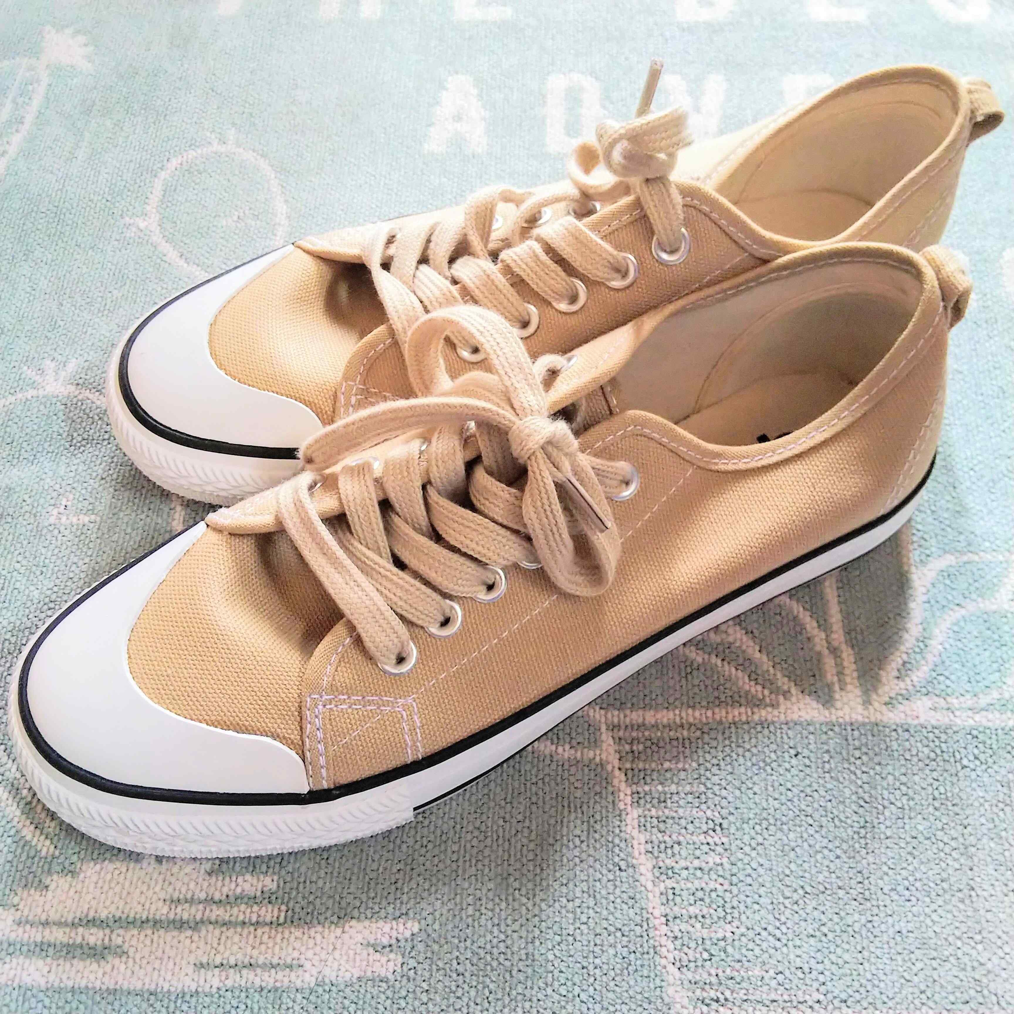 コスパ高すぎ！980円ってホント？オールシーズンOKな話題のスニーカーって？