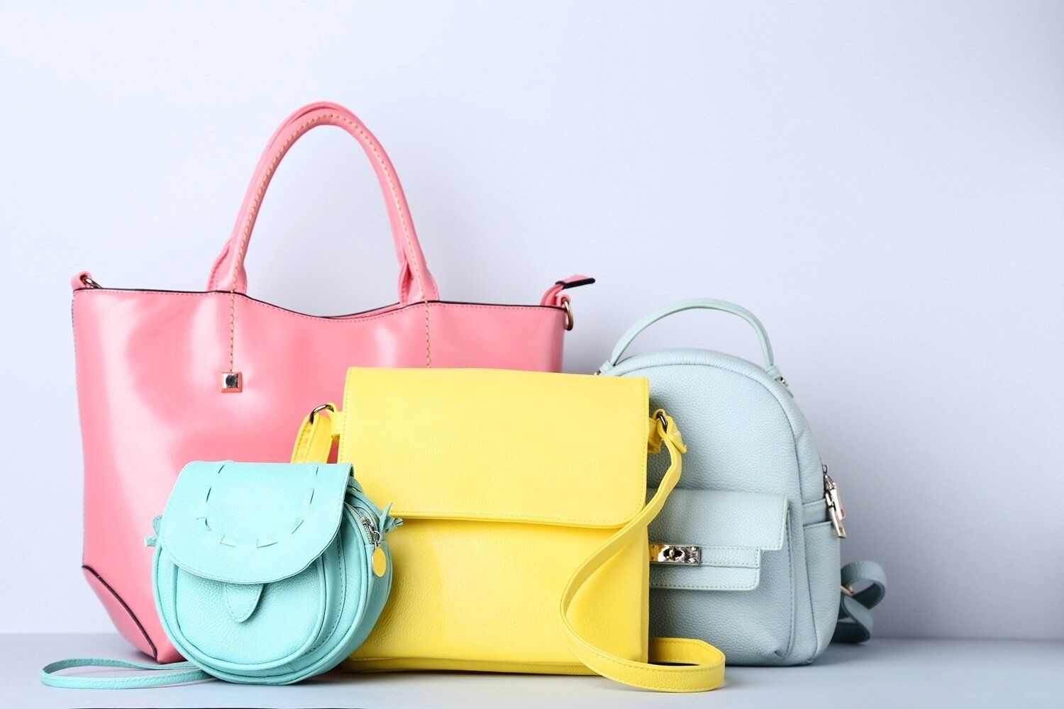 どこが違うの？お金が貯まるバッグVS貯まらないバッグ【Dr.コパの風水解説】